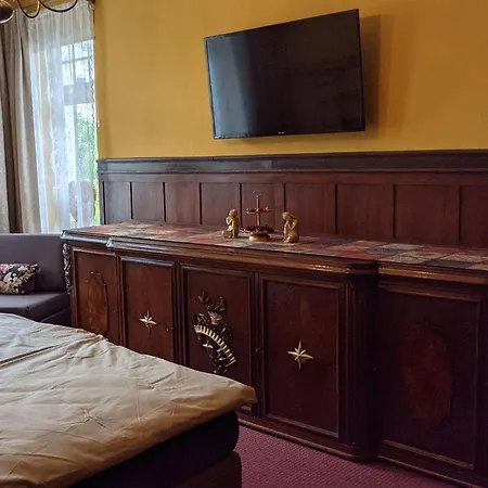 Weissevilla Friedrichsbrunn Empire Apartment *